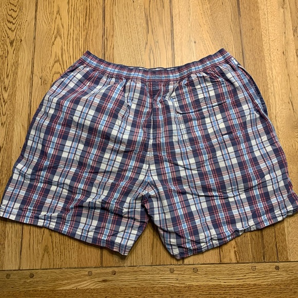 Vineyard Vines swim trunks - Picture 2 of 4